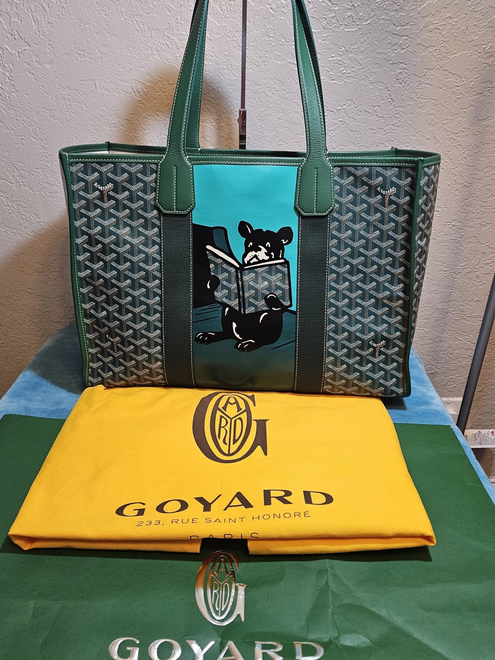#121548-Goyard Villete Teal and Green Graphic St. Louis Tote with Black Dog